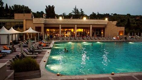 Serate sparty night in piscina termale