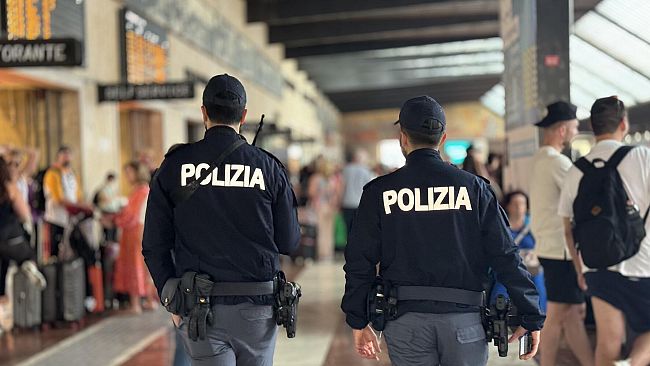 Polizia, controlli straordinari nelle stazioni della Toscana