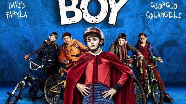 Glassboy, l’isolamento dei bambini raccontato dal regista toscano Samuele Rossi