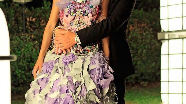 Cento tipologie di rifiuti per l'abito tutto da riciclo della sposa