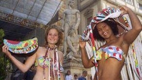 Uniti Liberi: la linea di moda primavera-estate 2006 di Albion il 23 aprile a mezzogiorno in Piazza della Signoria