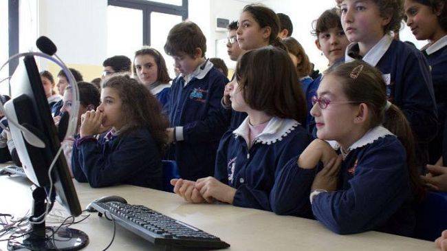 Vaccinazioni obbligatorie per frequentare la scuola, è polemica