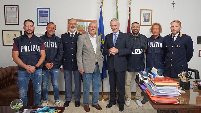 Novantunenne rapinato in via Palazzuolo: fermato un somalo