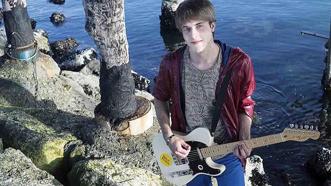 19enne cantautore toscano dal vivo mercoledì 16 aprile a Firenze