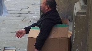 Via Strozzi, Locchi: Emblema dell’accattonaggio