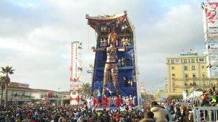 Ad Acireale festa con il Carnevale di Viareggio