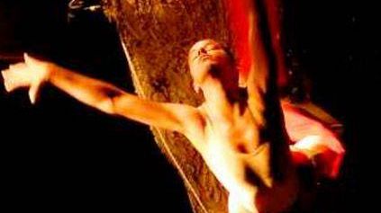 Acrobazie aeree: tre week-end sospesi nell’aria