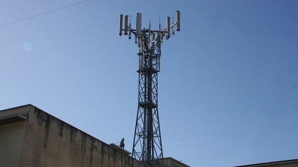 ​Telefonia mobile, tra copertura ed inquinamento elettromagnetico
