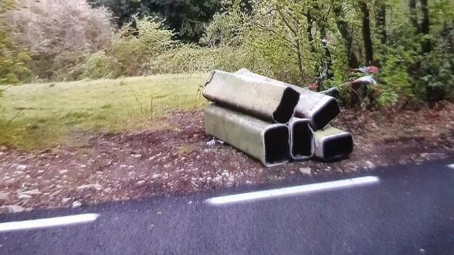 Eternit abbandonato in vetta alle croci di Fiesole