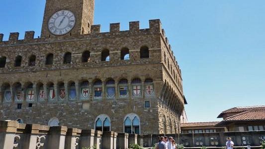 Uffizi e Palazzo Vecchio, contro abusivi Totem e Welcome Letter