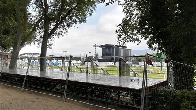 Cascine, ramo cade su ragazza venuta per il concerto 