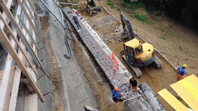 Mura crollate a Volterra, iniziata la posa dei sabbioni