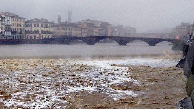 Altezza idrometrica dell'Arno a Firenze, stanotte curva in netto calo