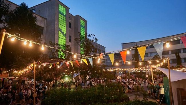 Manifattura Tabacchi​: tra degustazioni, street food contadino ed un concerto di api