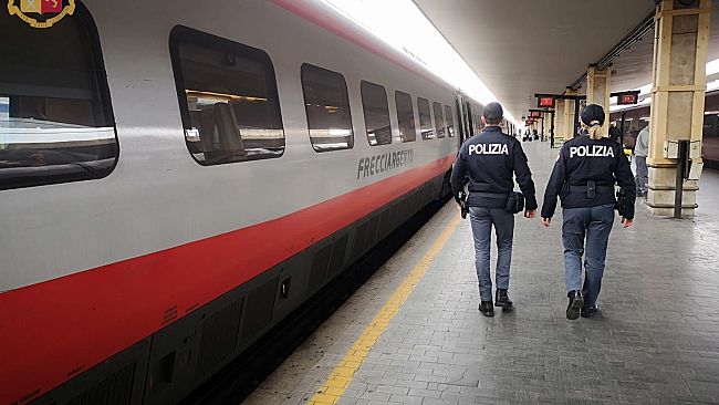 Classe di liceali romani aggredita a Firenze in zona stazione