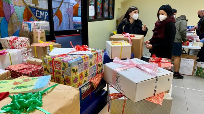 Il grande cuore in una scatola di Natale