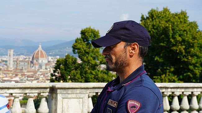 Polizia contro i furti in strada: in 48 ore 3 arresti e 5 denunce