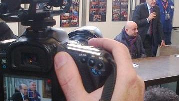 Pierluigi Bersani a Firenze: ''Se voglio posso riempire i palazzetti''