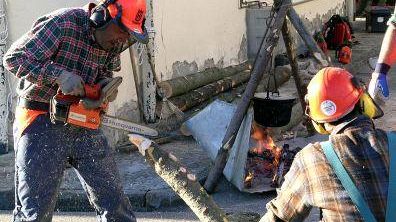 Appennino pratese: gare di bravura tra boscaioli provenienti da tutta Italia