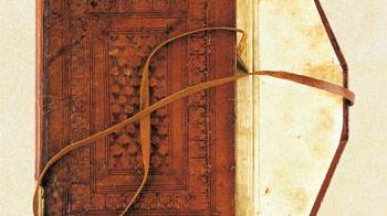 La Biblioteca Riccardiana di Firenze svela le più belle legature antiche in un libro e una mostra