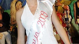 Carole Sanchez è la nuova reginetta lesbo d'Italia