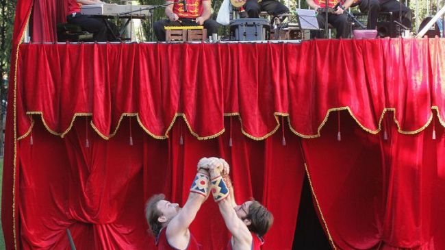 b207031715-luglio-bambino-2012
