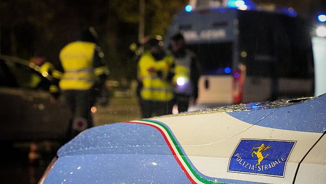 Prevenzione incidenti stradali, controlli serrati della Polizia