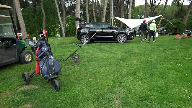 Al Golf Club dell'Ugolino le Jaguar e le Land Rover