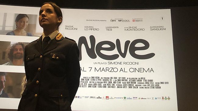 Giovani studenti a lezione di legalità contro il bullismo