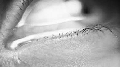 Lavoro senza diritti, gli operai piangono in silenzio