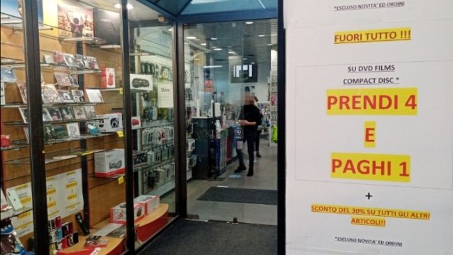 Negozi storici a Firenze, Dischi Alberti verso la chiusura 