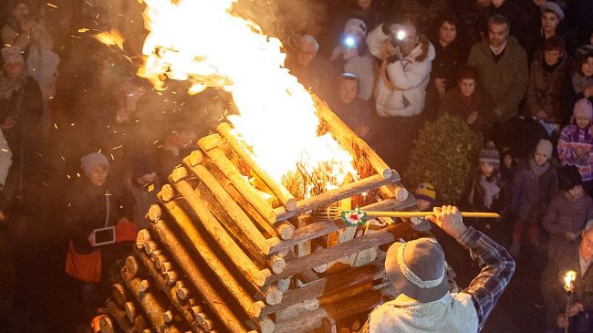 Abbadia San Salvatore: le Fiaccole accendono il Natale