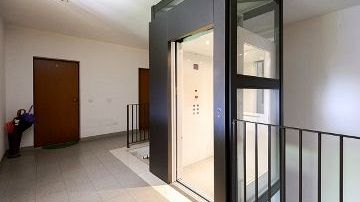 Precauzioni antivirus: arriva in Italia il primo ascensore a comandi vocali