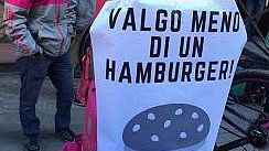 Stamani in S. Croce manifestano i riders fiorentini