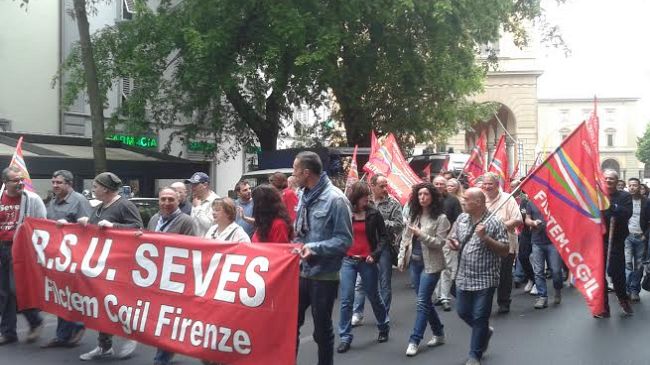Seves, corteo a Firenze per salvare la fabbrica del vetromattone