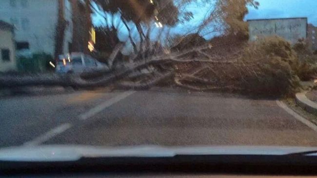 Maltempo: vento e mareggiate da domani fino a martedì