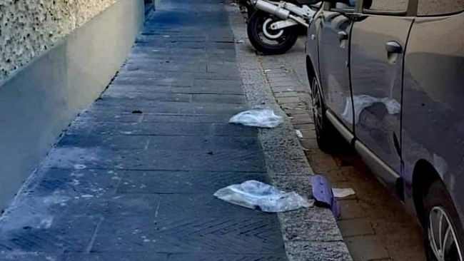 Cartacce e plastiche in giro dopo il mercato, c'è una soluzione? 