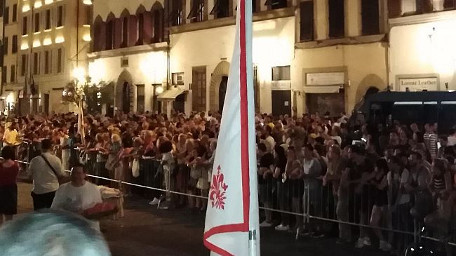 San Lorenzo: a Firenze pasta al ragù, yogurt e cocomero a volontà
