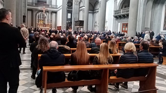 la-firenze-del-calcio-e-della-politica-al-funerale-di-lorenzo-bosi