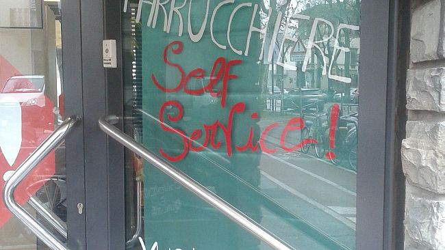 Fai da te, a Firenze anche il parrucchiere diventa Self Service