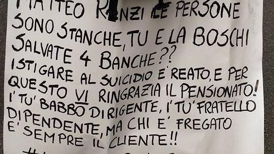 Salva Banche: ad Arezzo risparmiatori davanti Banca Etruria