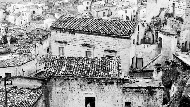 Presentazione delle fotografie di Piergiorgio Branzi