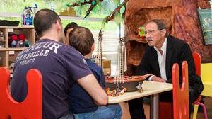 Bunel, ct del rugby in visita al Meyer