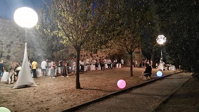 Calici di Stelle per brindare all'agosto toscano