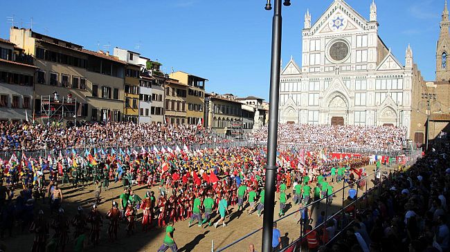 Calcio storico fiorentino, finale Rossi vs Bianchi il 24 giugno