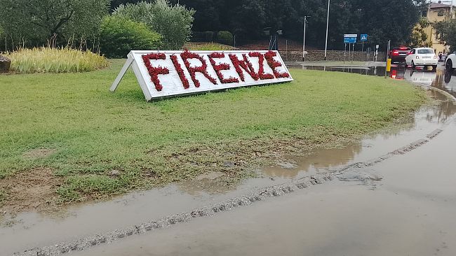 Temporale oggi su Firenze: allagamenti e disagi 
