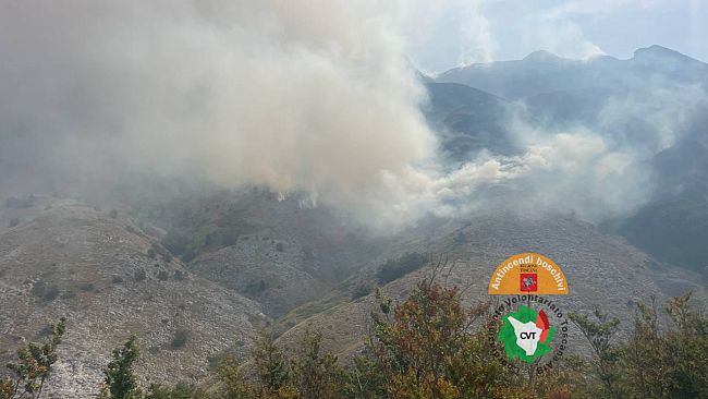 Rischio incendi, prorogato il divieto di abbruciamento in Toscana