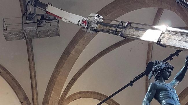 Controlli agli Uffizi, verifiche alla Loggia de' Lanzi
