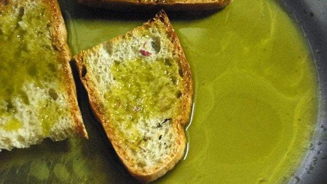 L'olio extravergine di oliva batte tutti sui rincari