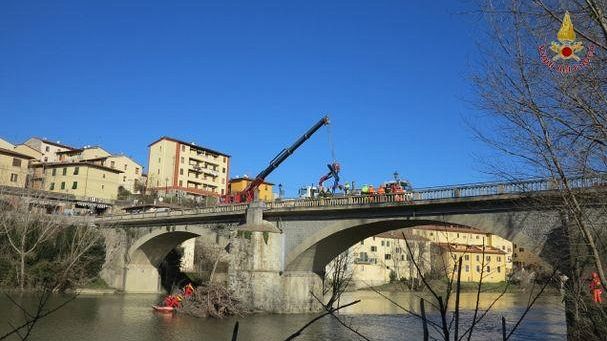 Arno: rimozione dei tronchi a Rignano